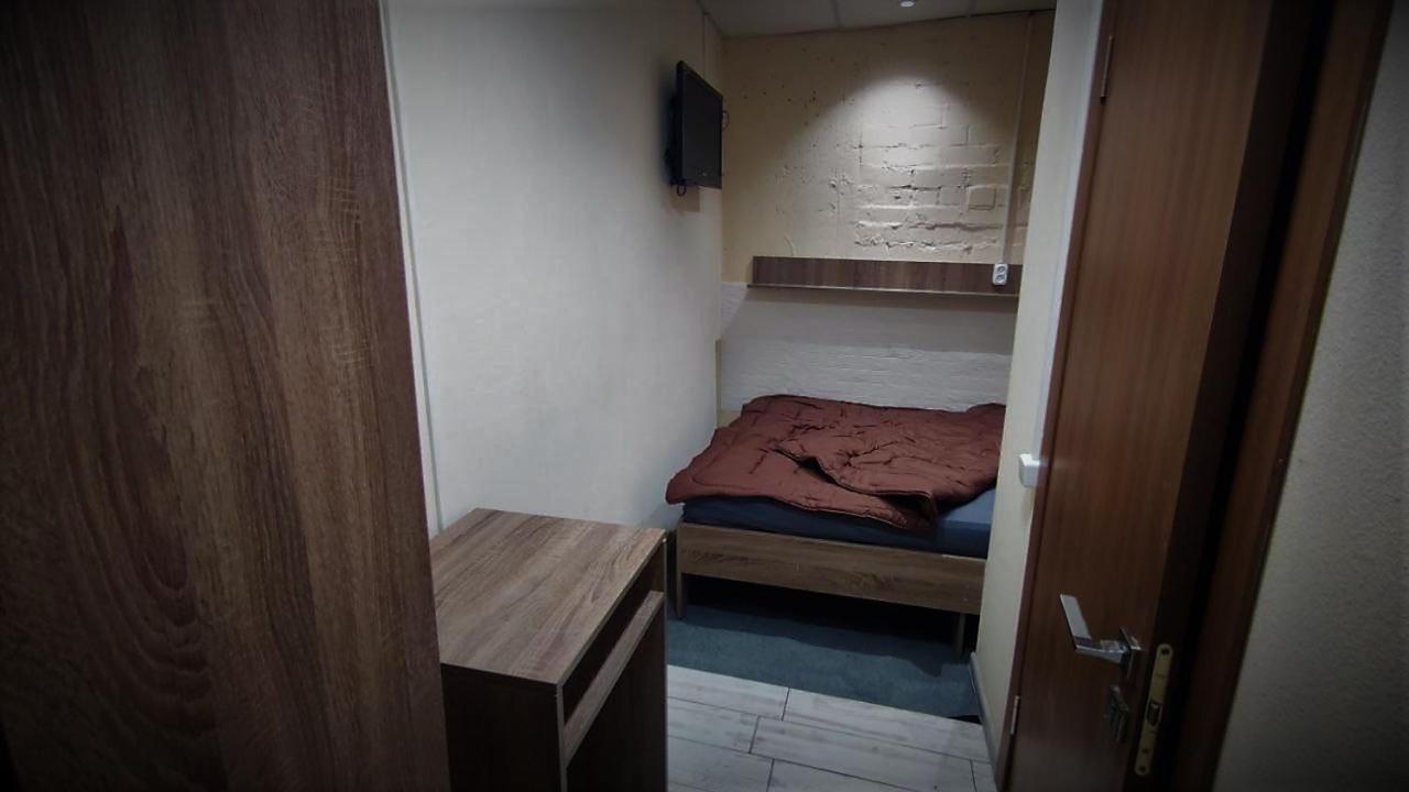 Міні Готель "Бункер" На Солом'Янському Kiev Extérieur photo
